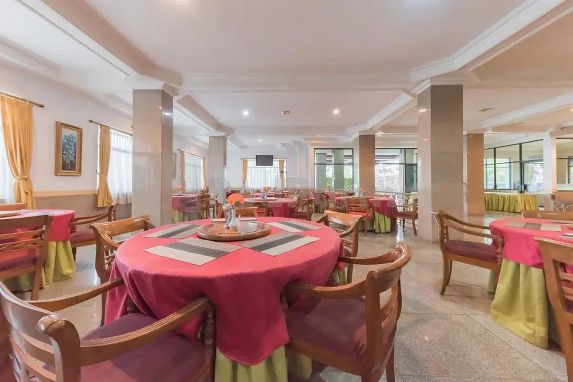 Hotel Ayong Linggarjati Kuningan Mitra Reddoorz Exteriör bild