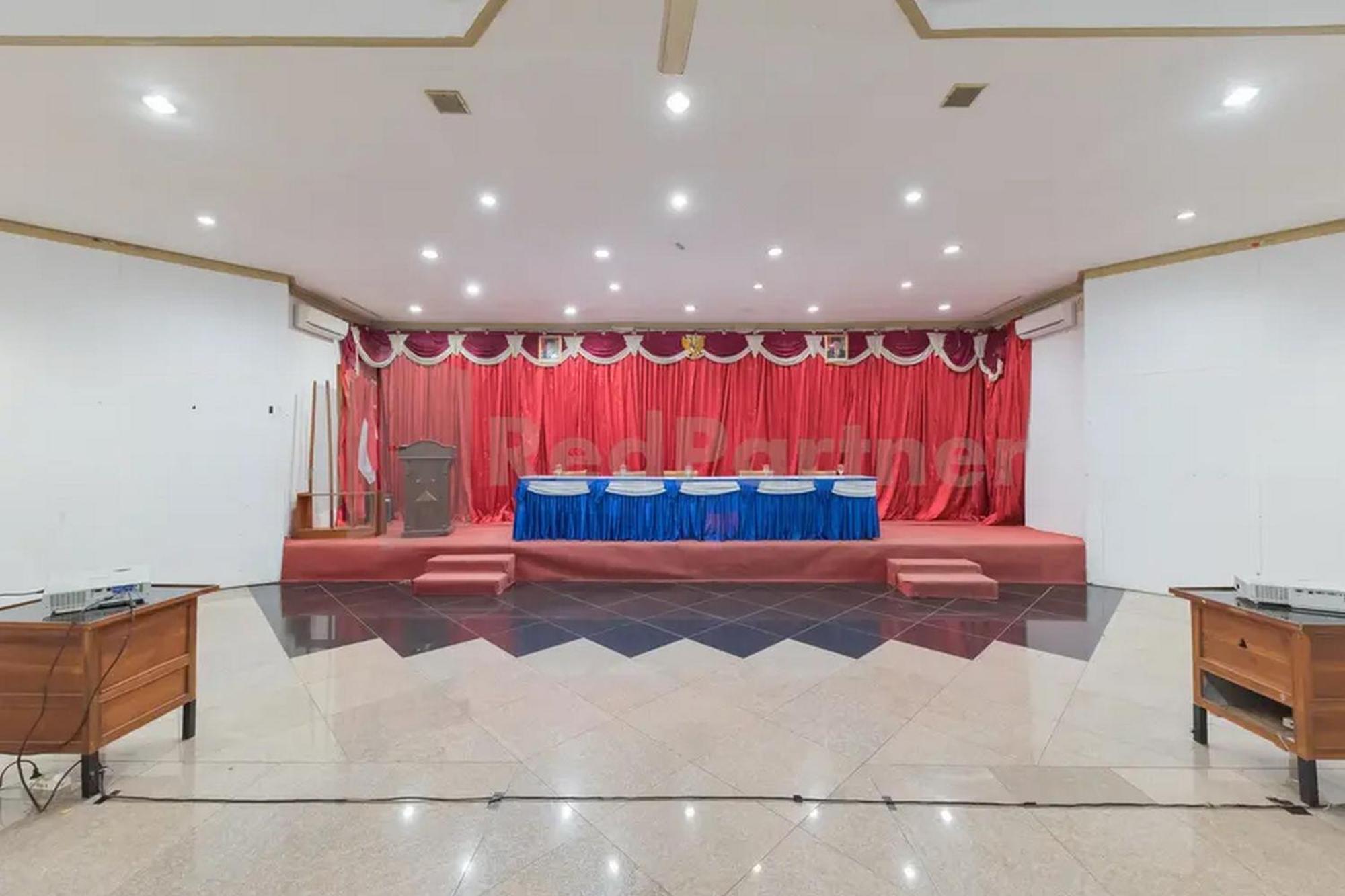 Hotel Ayong Linggarjati Kuningan Mitra Reddoorz Exteriör bild