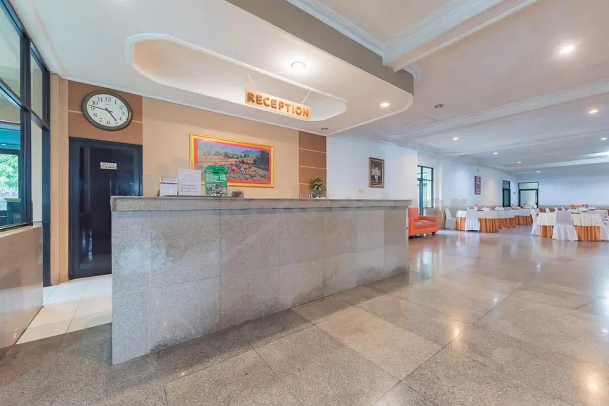 Hotel Ayong Linggarjati Kuningan Mitra Reddoorz Exteriör bild
