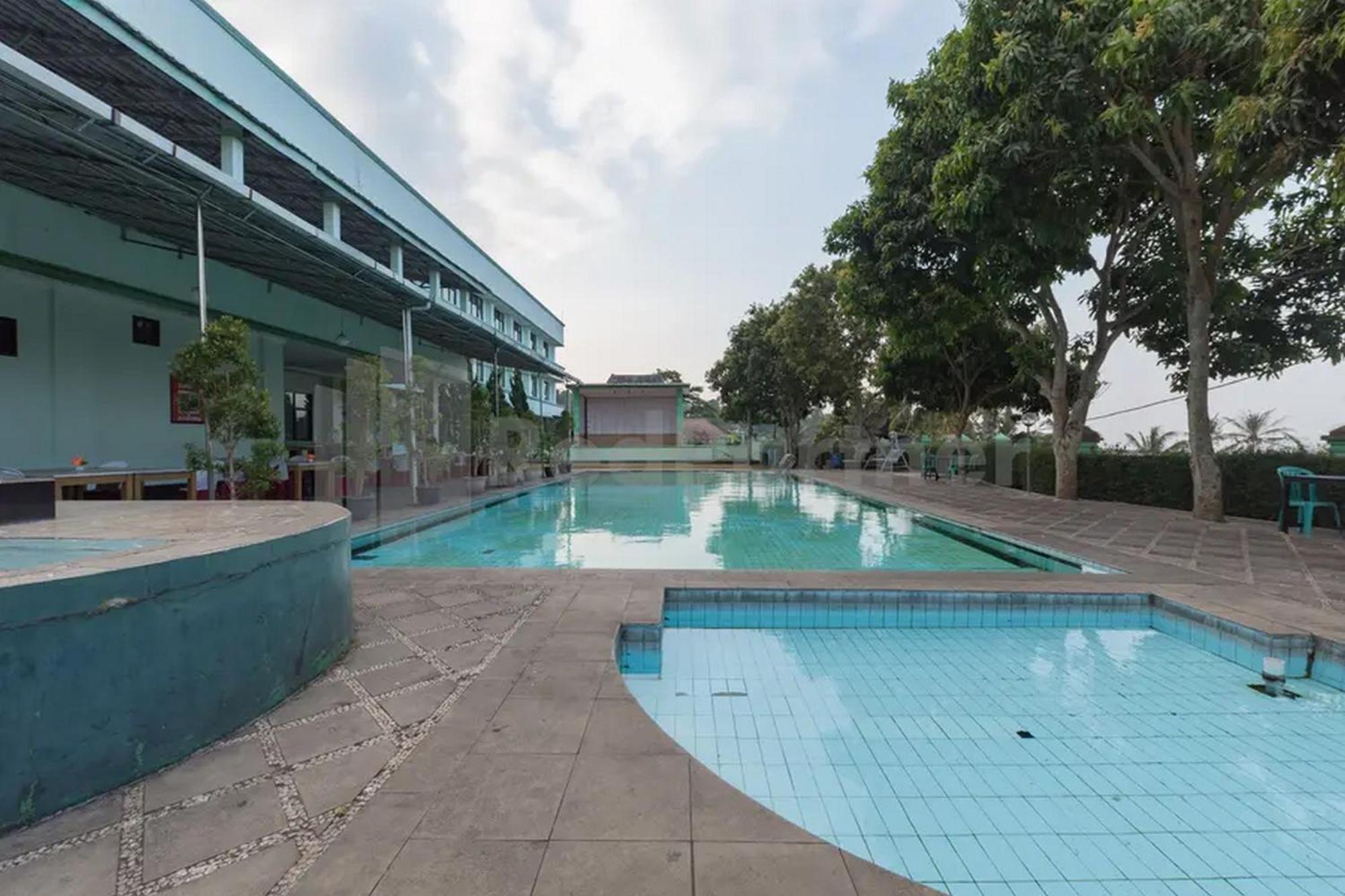 Hotel Ayong Linggarjati Kuningan Mitra Reddoorz Exteriör bild