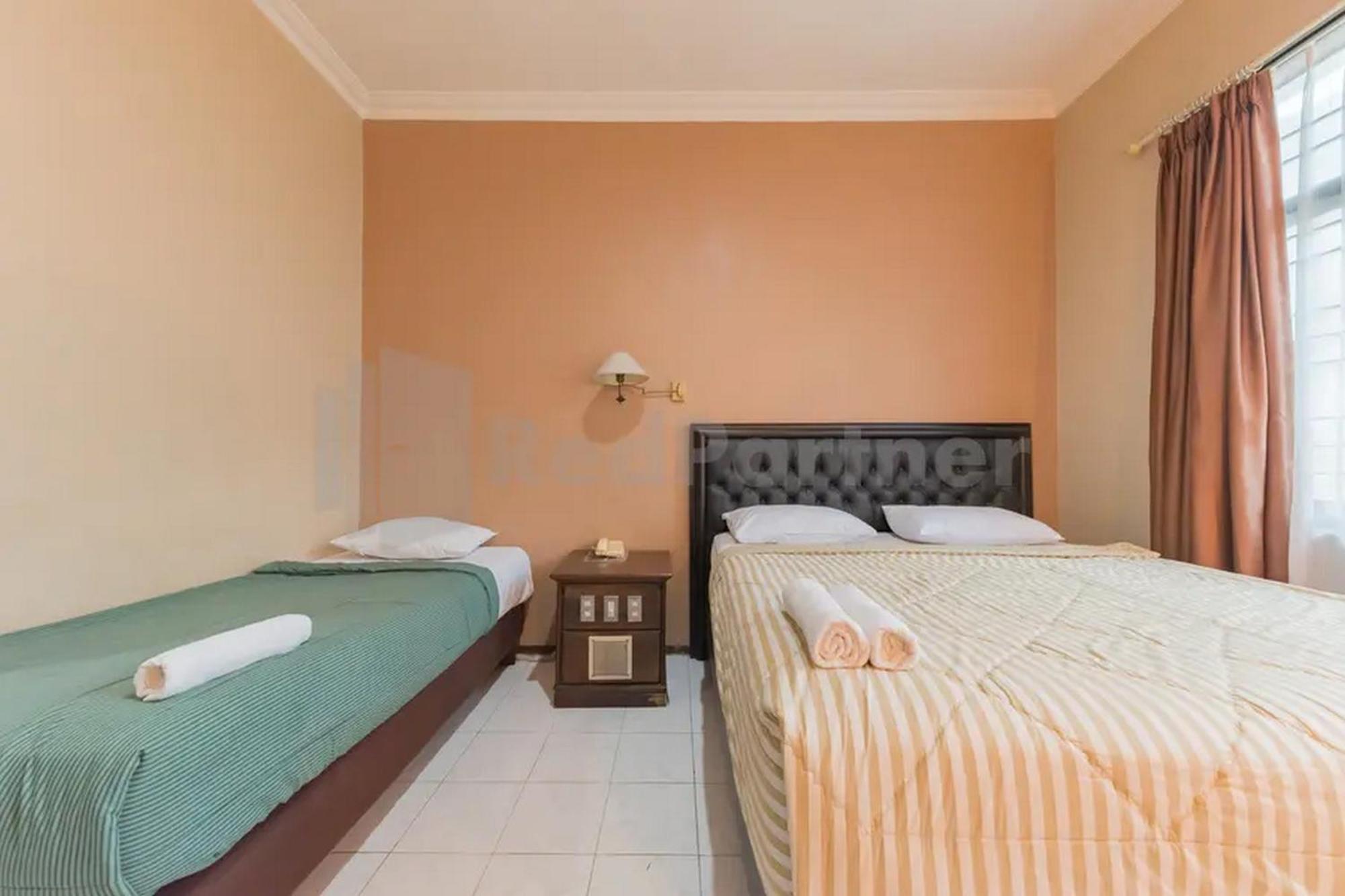 Hotel Ayong Linggarjati Kuningan Mitra Reddoorz Exteriör bild